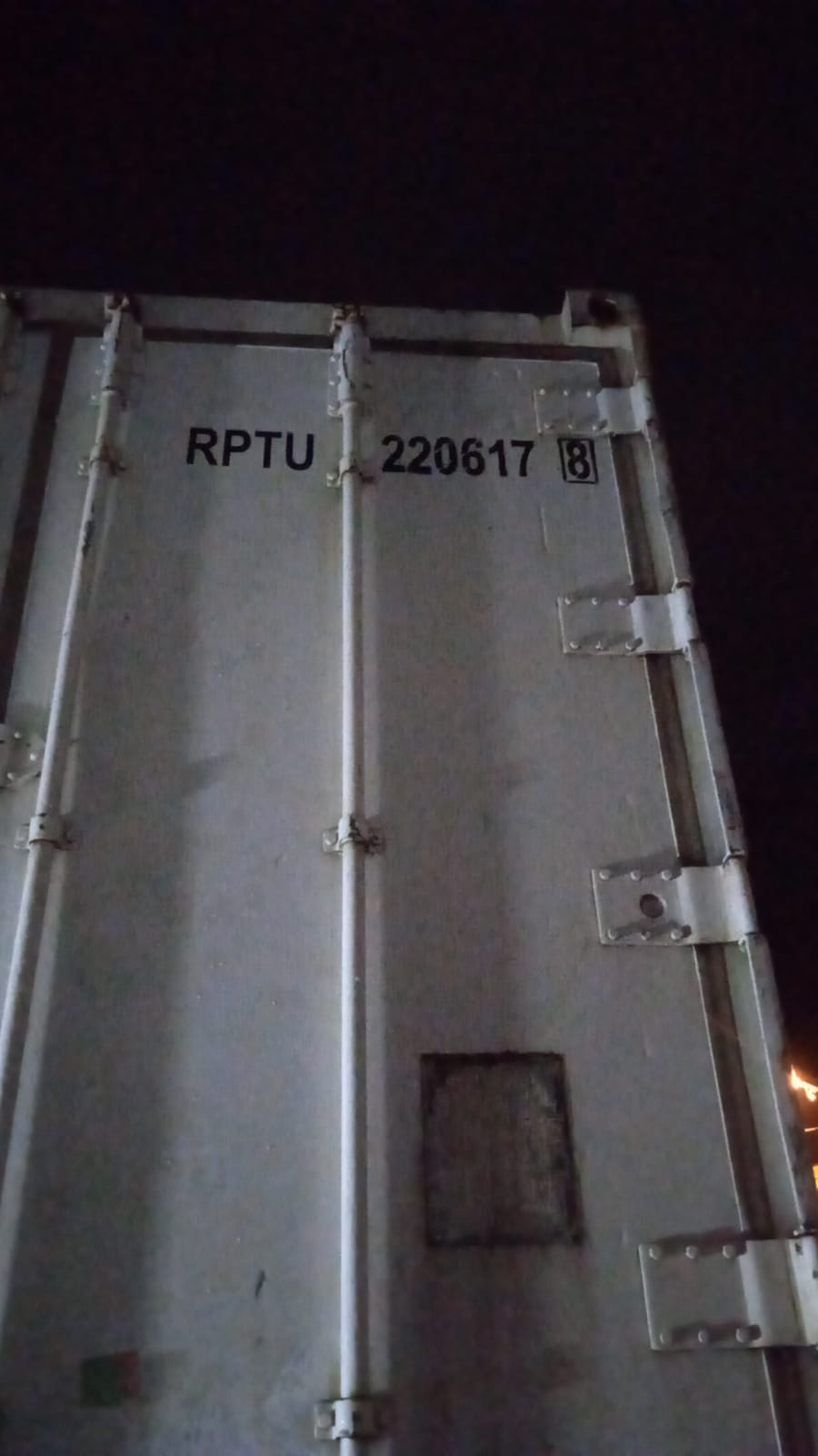 Reefer container doors marked RPTU 220617